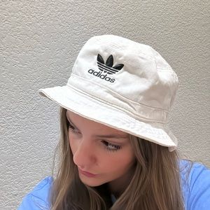 Adidas bucket hat